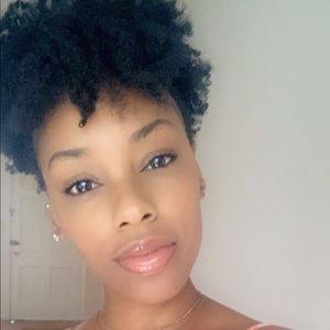 Meet your Posher, Nikia